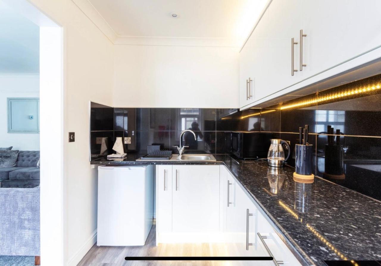 Ammonite Luxury Beachfront Apartment Lyme Regis Eksteriør billede